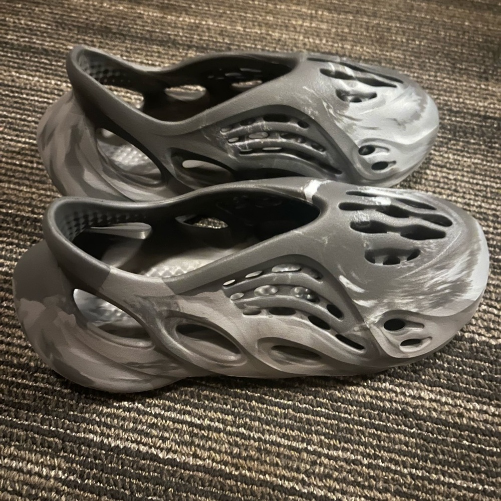 Yeezy Kids Gray Sandals